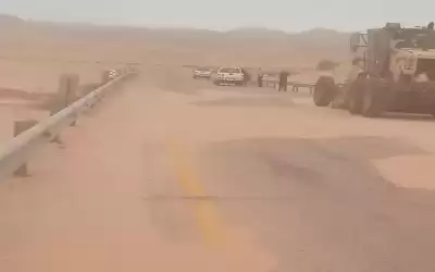 الأشغال تتعامل مع تجمع للأتربة على