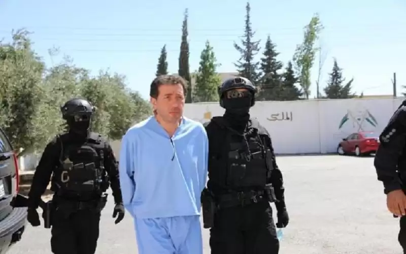 الأمن يفند مزاعم محامي باسم عوض