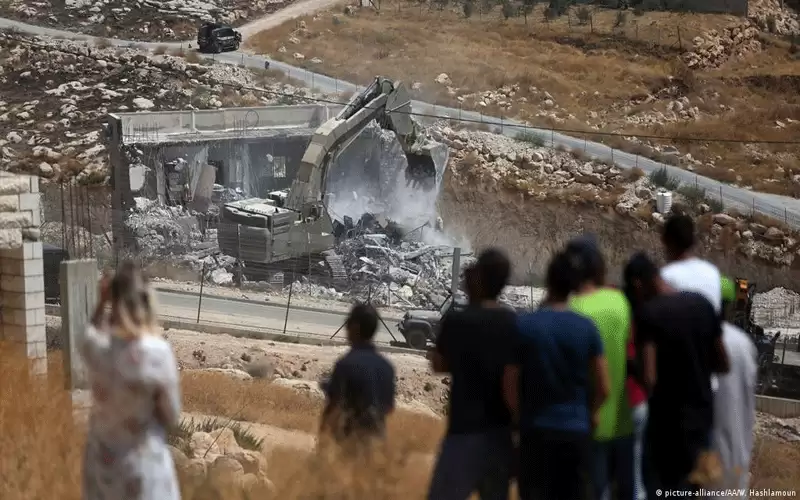 الاتحاد الأوروبي يطالب إسرائيل بوقف هدم