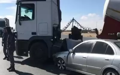 وفاة واصابة بتصادم تريلا ومركبة بالموقر