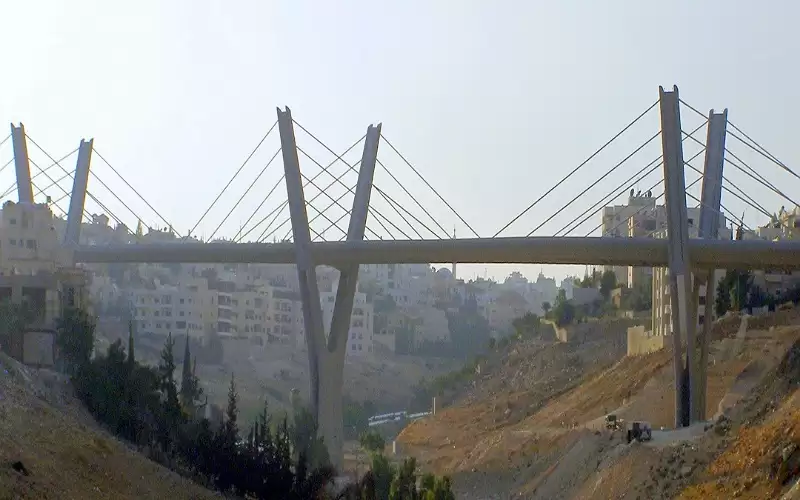 العثور على جثة فتاة أسفل جسر