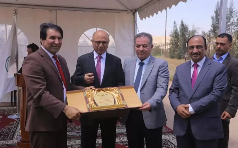 البترول والكيماويات تكرم أقدم عشرين موظف