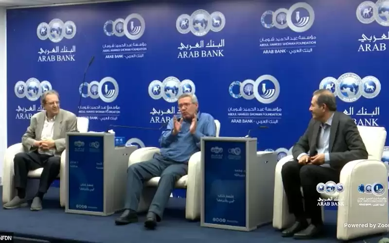 الكاتب أحمد طملية يشهر روايته أمي