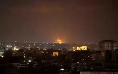 الاحتلال يكثف غاراته على غزة ويبدأ