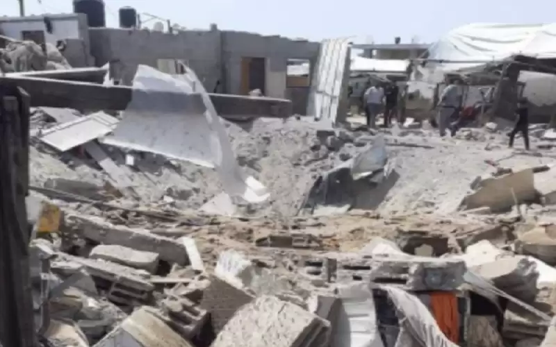 غارات جوية جديدة تدمر منازل بغزة