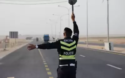 رصد مركبة تسير بسرعة (215) على