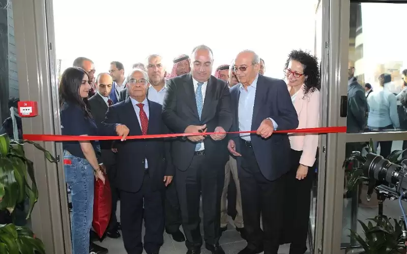 شومان تفتتح فرعا لمكتبتها في حدائق