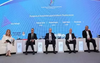 وزير السياحة: القطاع بدأ باستعادة عافيته