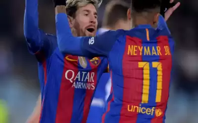 ميسي ونيمار حاضران باحتفالات لاعبي برشلونة