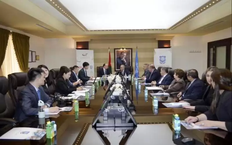 عمان الأهلية تستقبل وفدا من جامعة