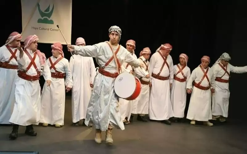 فرقة أردنية تتحدى إعاقتها بالدبكة