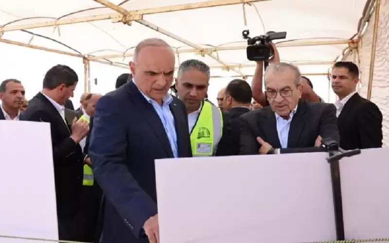 الخصاونة يوجه بحفر آبار جديدة لتعزيز