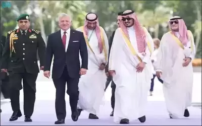 الملك عبدالله الثاني يصل جدة للمشاركة