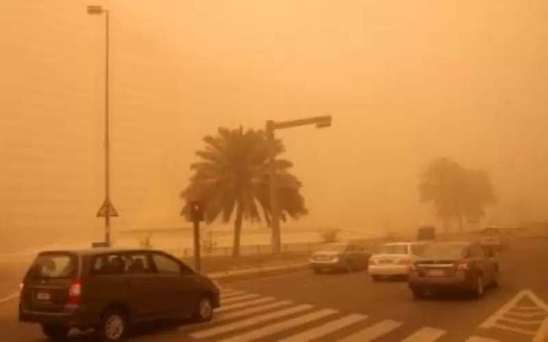 الأرصاد: عواصف رملية وأمطار رعدية غزيرة
