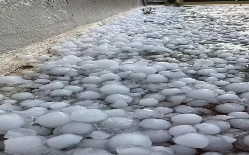 الأرصاد الجوية: البرد المتساقط بالأردن غير