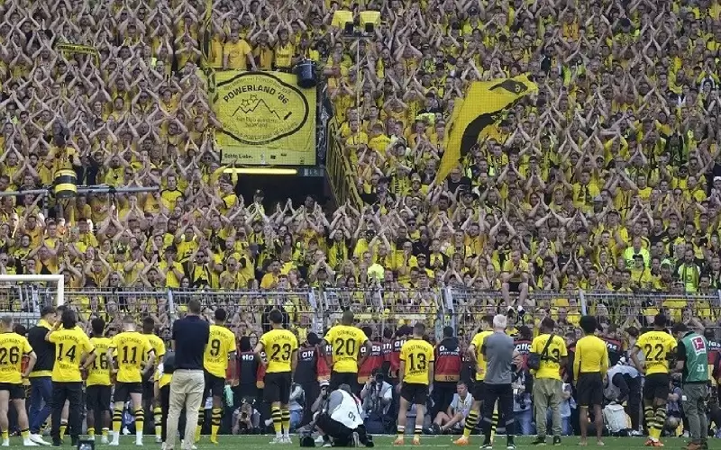 انخفاض اسهم دورتموند في البورصة بعد