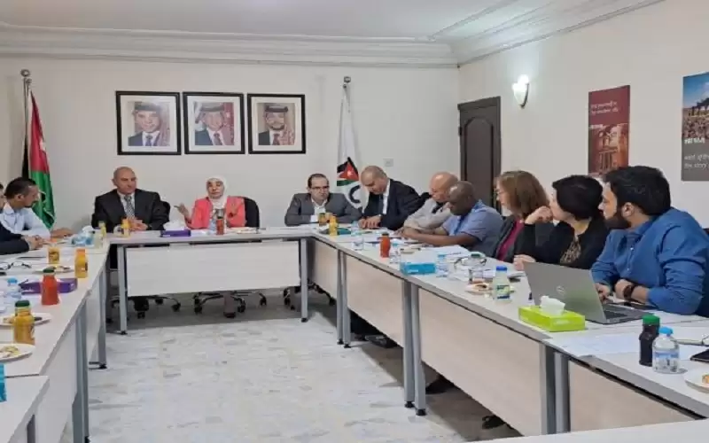 لجنة حكومية تناقش مستجدات الوضع الوبائي