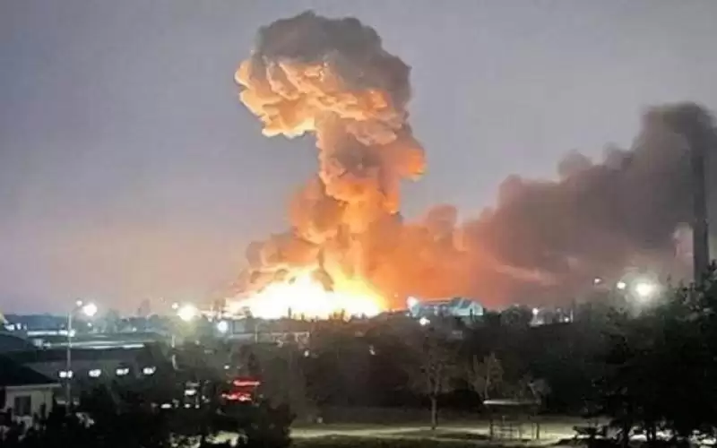 مسيرة أوكرانية تشعل حريقا بمصفاة نفط