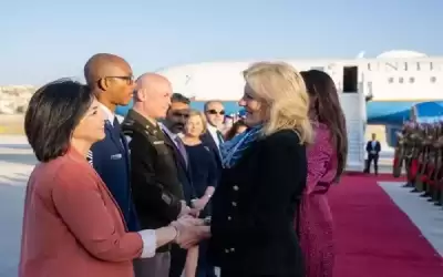 سيدة أمريكا الأولى تصل الأردن لحضور
