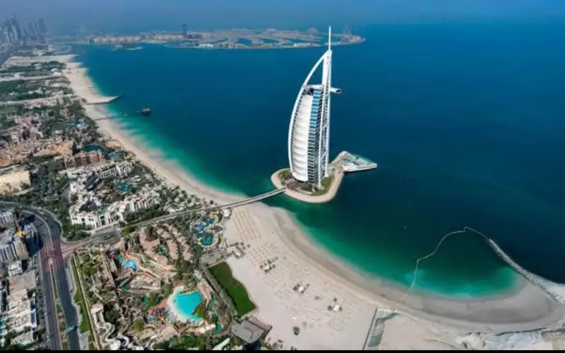 الإمارات تبدأ تطبيق ضريبة الشركات والأعمال