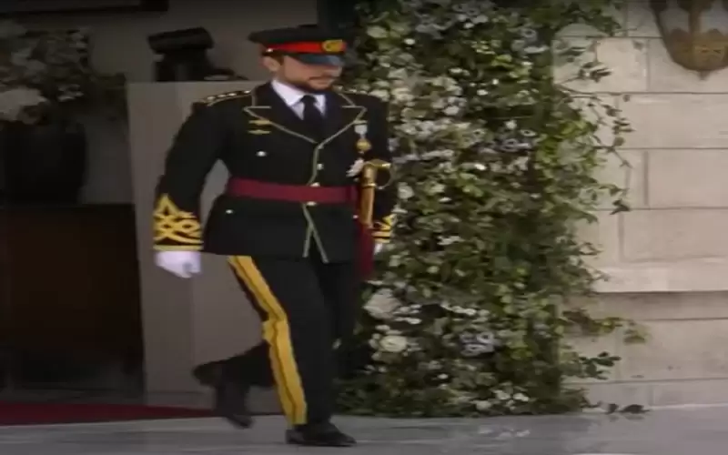 ولي العهد يصل قصر زهران لعقد