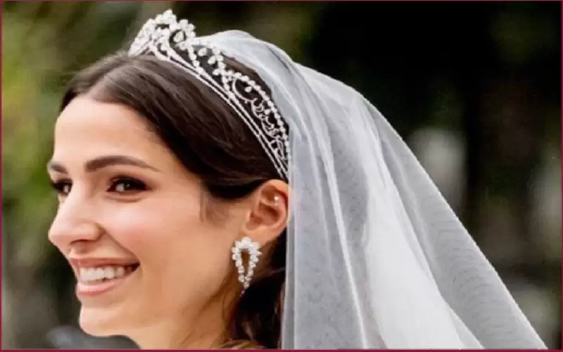 هذا ماكتب على تاج سمو الأميرة