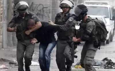 الاحتلال يعتقل 5 فلسطينيين من الضفة