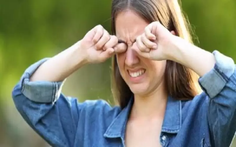 ما هي أعراض حساسية العين؟