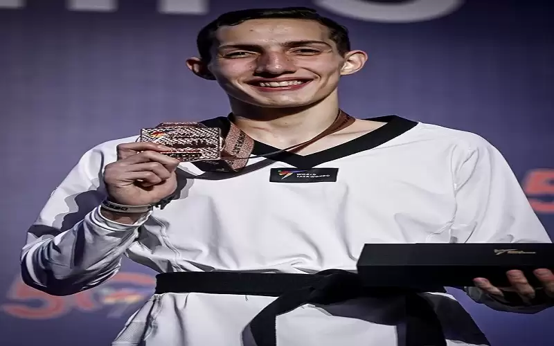 لاعب منتخب جامعة عمان الأهلية للتايكواندو