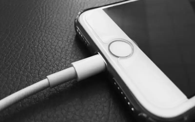 احذروا كوابل الهواتف .. الطريق الأسرع