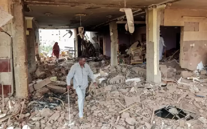 اشتباكات وتحليق جوي بالخرطوم .. ونهب