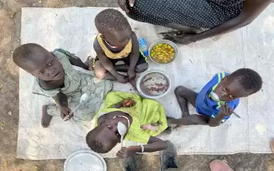 الجوع يفتك بـ 70 طفلا في