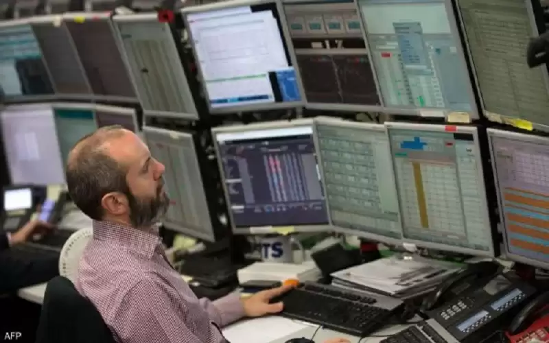 أسهم أوروبا تتراجع مع ترقب قرارات