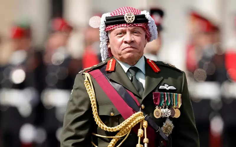 الملك عبر تويتر: تحية لنشامى الجيش