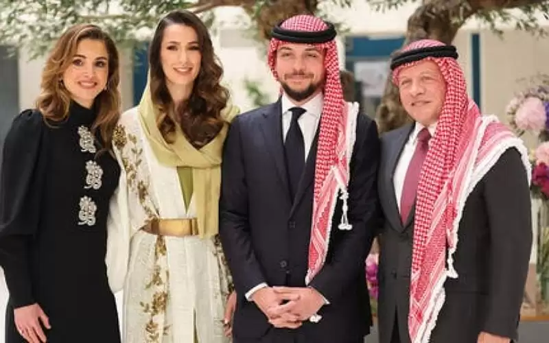 ولي العهد للملك والملكة: ثلاثون عاما