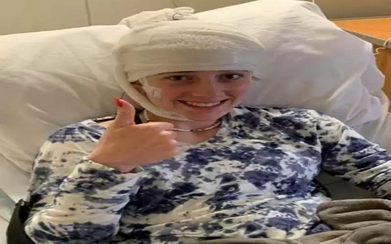 فتاة عقلها توقف عند 2019 ..