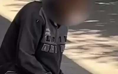 القبض على شخص ثمل يؤذي المارة