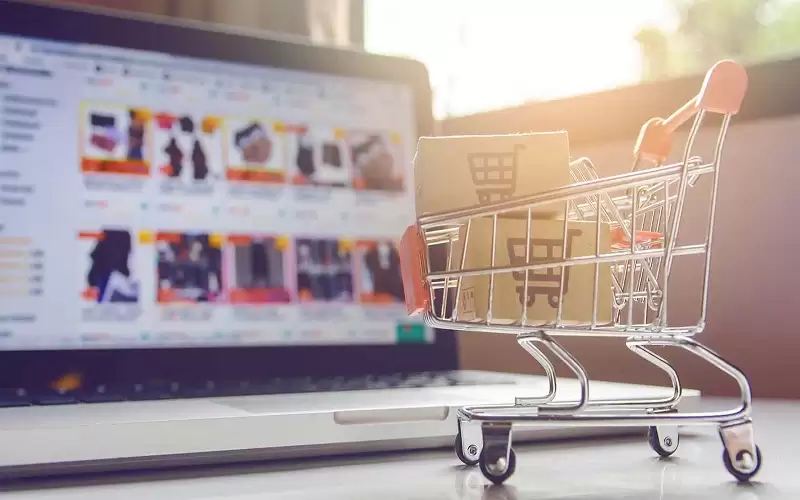 متى يحرم البيع والشراء عبر المتاجر