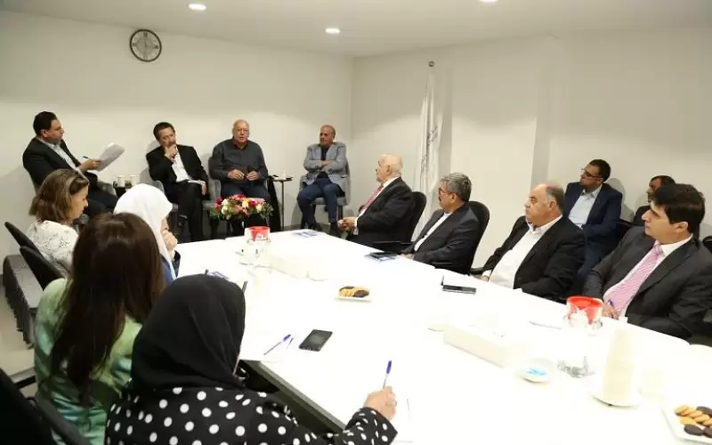 أدباء يناقشون تناول الأدب الروائي لقضايا