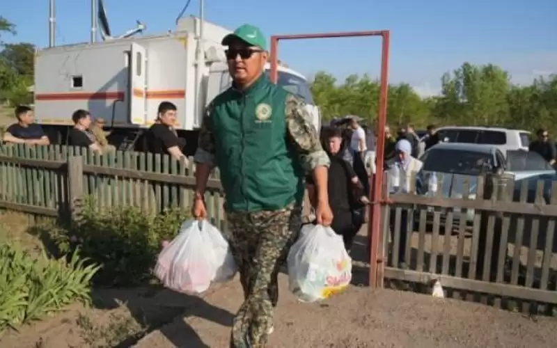 كازاخستان .. حملات لدعم ضحايا حرائق