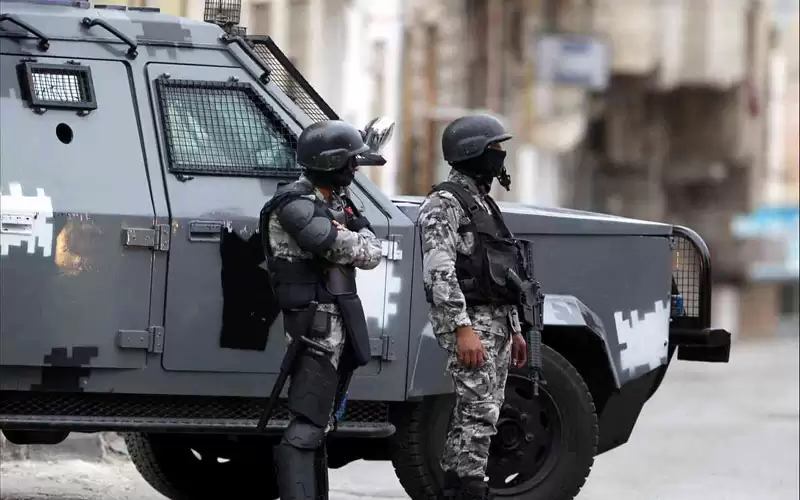 القبض على 7 تجار ومروجين في