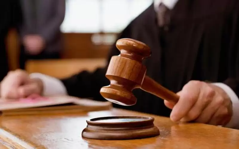 إحالة مدرسة خاصة للمحاكمة لاحتجازها طفلين