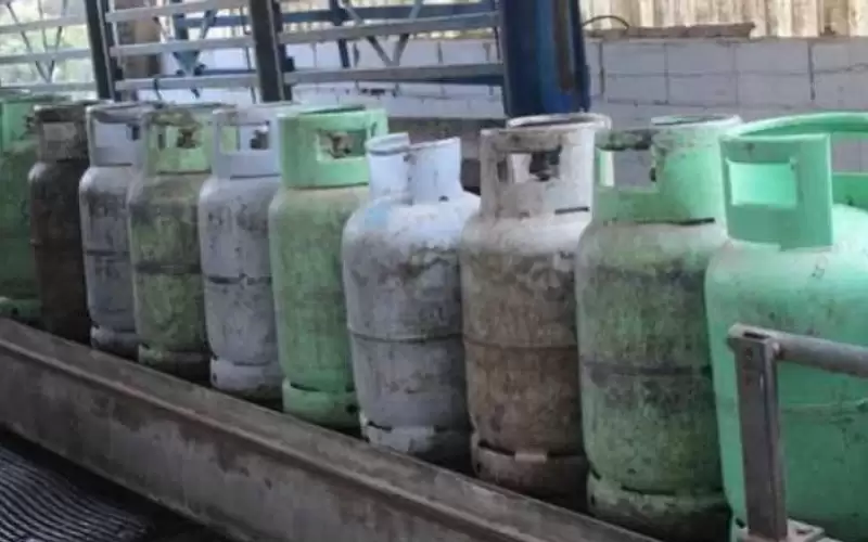 الدفاع المدني يتعامل مع تسرب غاز