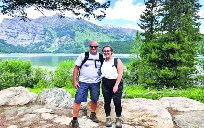 يتسلق 19 ألف متر احتفاء بعيد