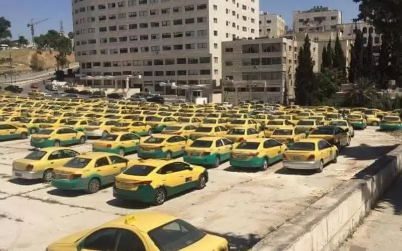 بدء صرف دعم مشغلي وسائط النقل