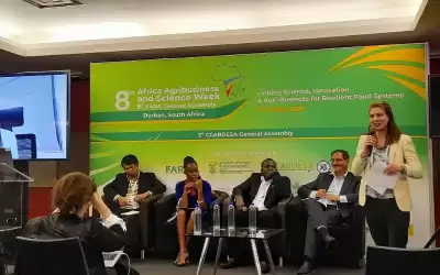 عميد التكنولوجيا الزراعية في عمان الاهلية