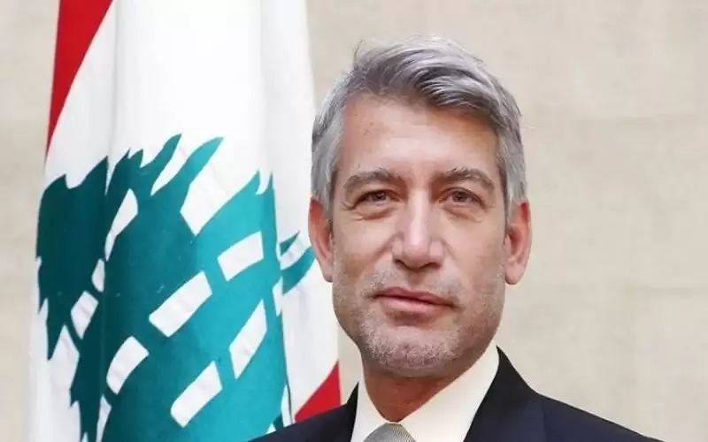 وزير لبناني يهدد بقطع الكهرباء عن