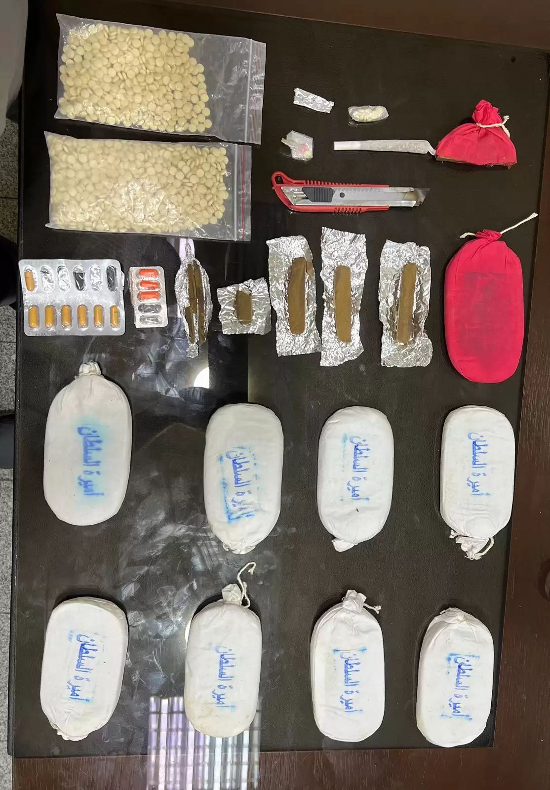 القبض على 6 تجار ومروجين للمخدرات