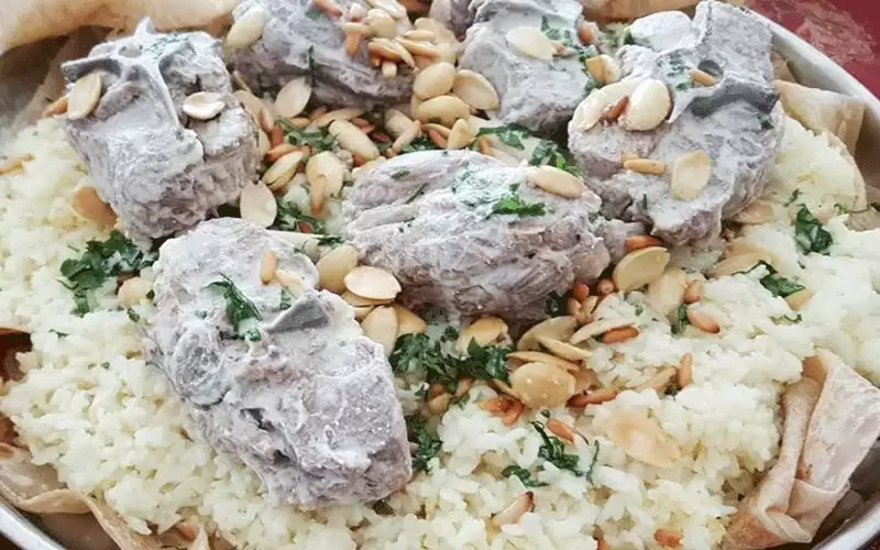 المنسفيتسبب بسلب ١٤ ألف دينار من