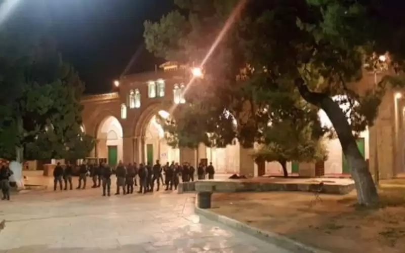 أوقاف القدس: الاحتلال أخلى الأقصى وحوله